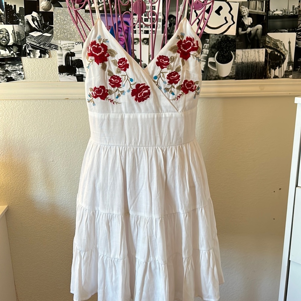 Threaded Flower Pattern White Dress - image 1